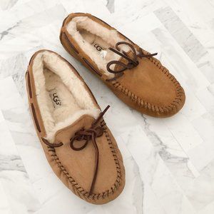 UGG Dakota Slipper Size 6 Chestnut Color
